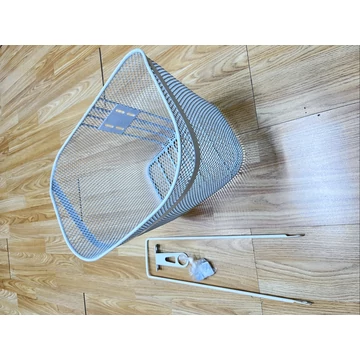 Sűrűszövésű fém pálcás fehér első kerékpáros kosár